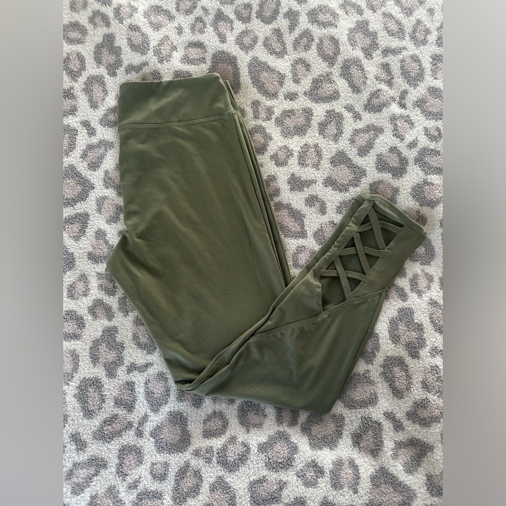 Women’s ankle length legging/ active athletic wear